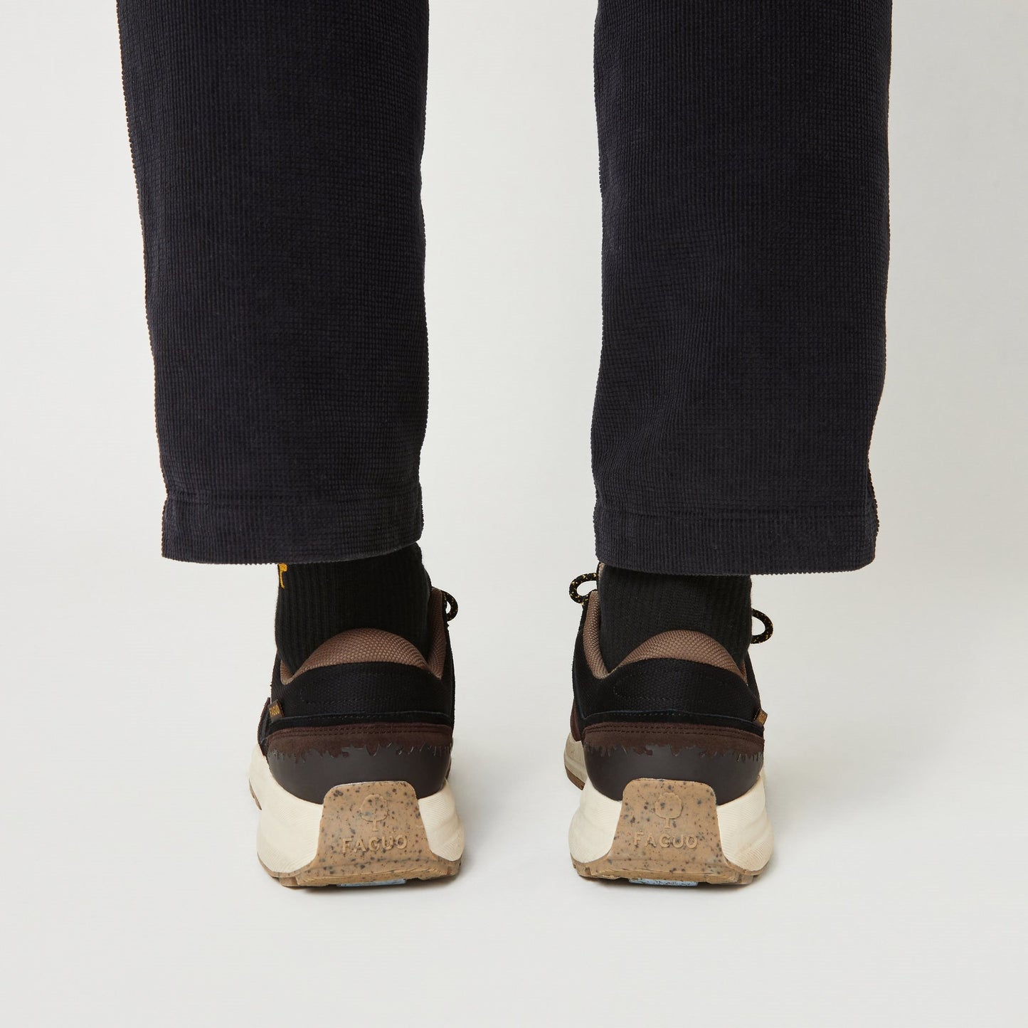 Limwood Running Suede Black