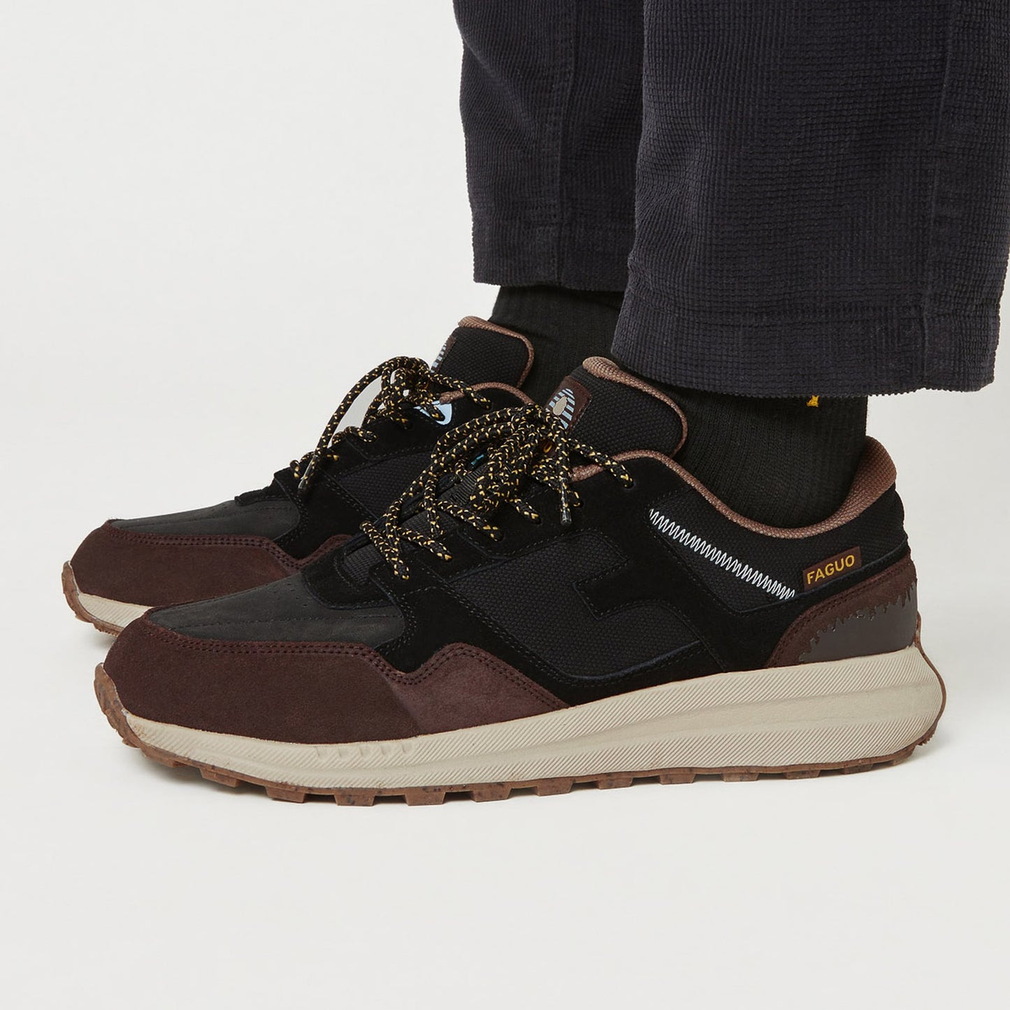 Limwood Running Suede Black